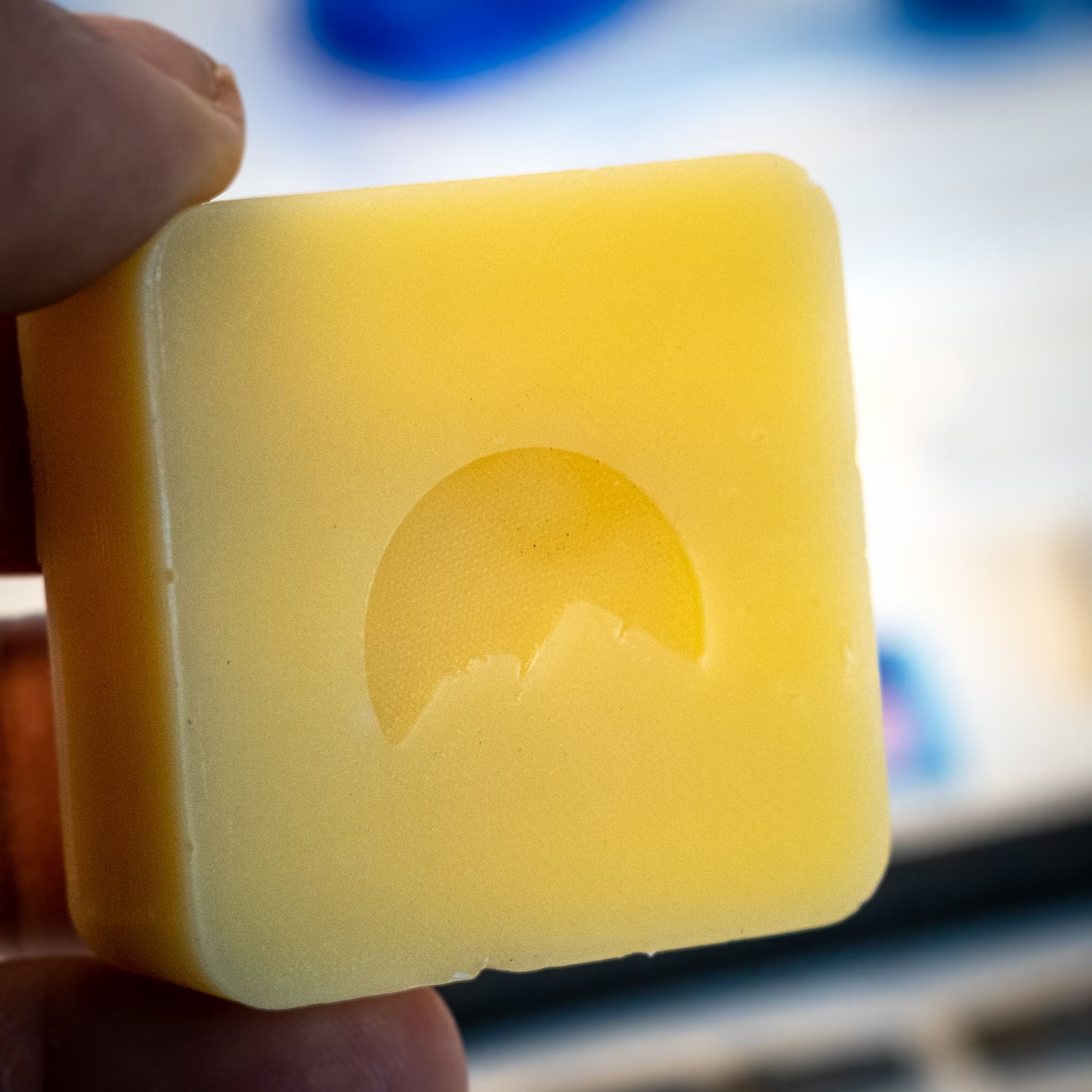 wax bar for snow globbing